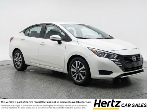 Used 2025 Nissan Versa SV image 1