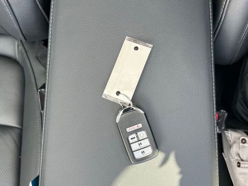 Used 2022 Honda Accord Touring image 37