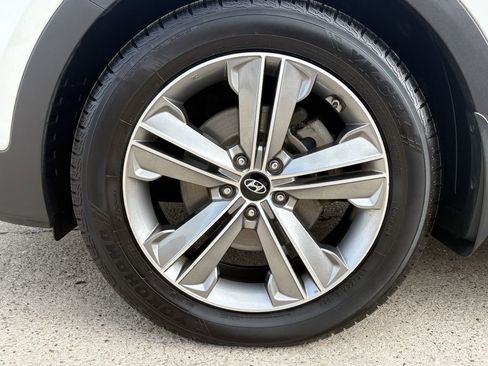 Used 2015 Hyundai Santa Fe Limited w/ Option Group 04 FWD image 9