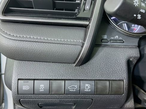 Used 2023 Toyota Camry SE FWD image 13