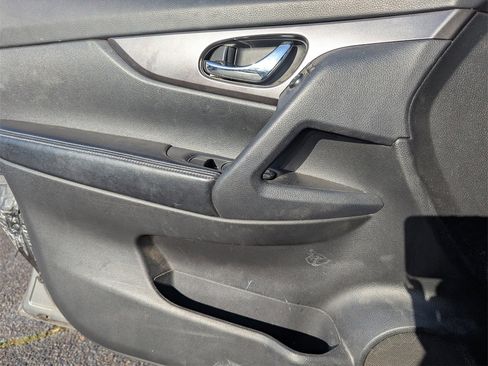 Used 2014 Nissan Rogue SV w/ SV Premium Package image 17