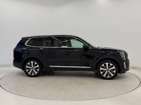 Used 2022 Kia Telluride EX w/ EX Premium Package FWD image 8
