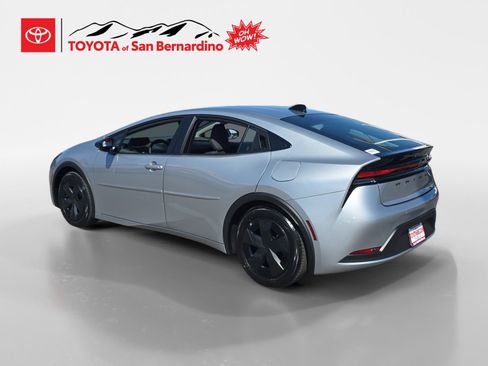 New 2026 Toyota Prius LE FWD image 3