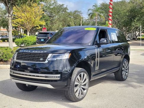 Used 2023 Land Rover Range Rover SE image 8