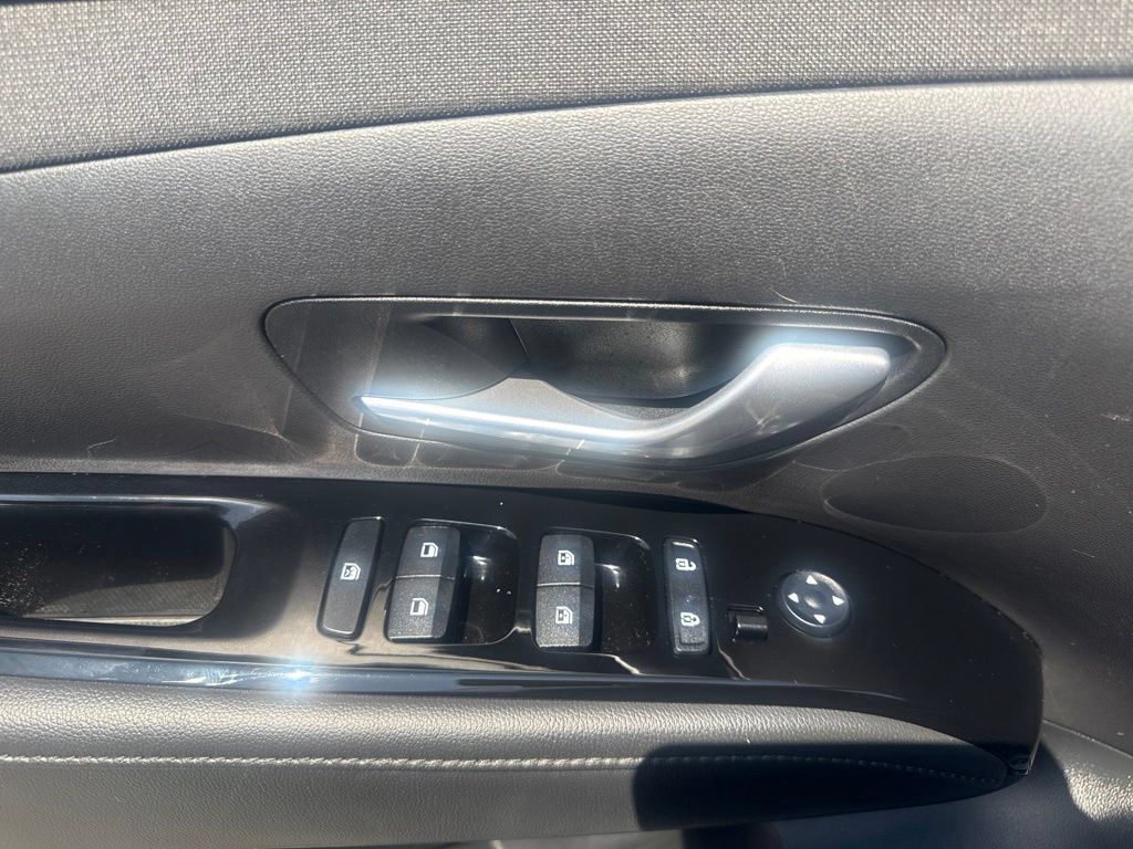 Used 2024 Hyundai Tucson Limited AWD/4WD image 13