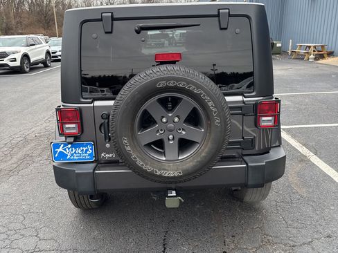 Used 2016 Jeep Wrangler Unlimited Sport image 5