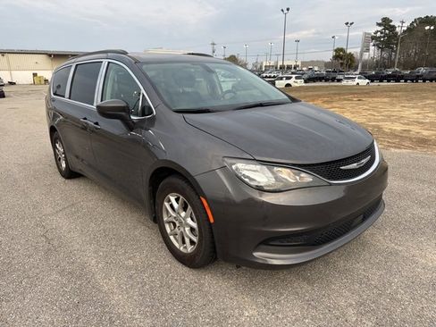 Used 2021 Chrysler Voyager Lxi image 7