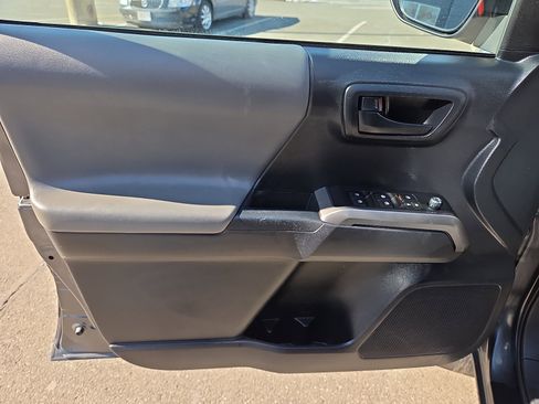 Used 2018 Toyota Tacoma SR5 image 13