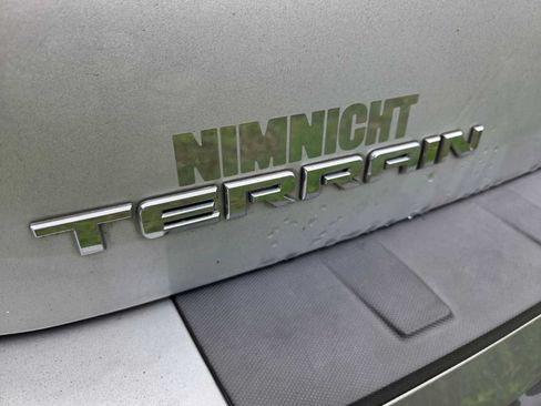 Used 2024 GMC Terrain SLE FWD image 4
