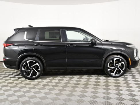 Used 2023 Mitsubishi Outlander SE AWD/4WD image 5
