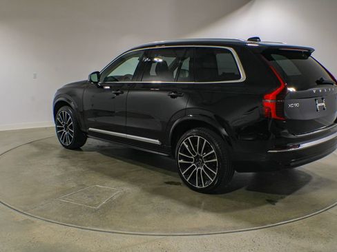 Used 2025 Volvo XC90 B5 Ultra AWD/4WD image 3