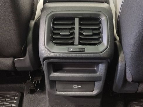 New 2025 Volkswagen Taos SE image 34