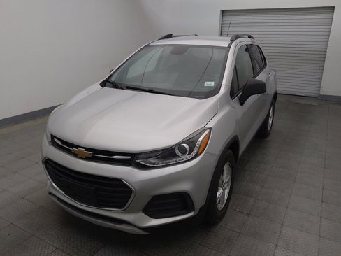 Used 2021 Chevrolet Trax LT w/ LT Convenience Package FWD image 15