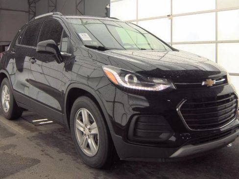 Used 2020 Chevrolet Trax LT FWD image 13