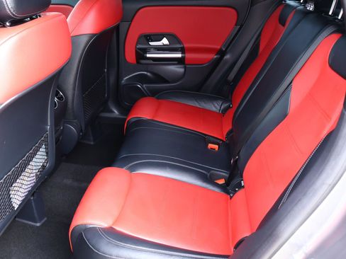 Used 2021 Mercedes-Benz GLA 250 4MATIC image 21