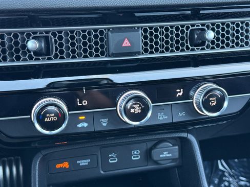 Used 2025 Honda Civic Sport image 19