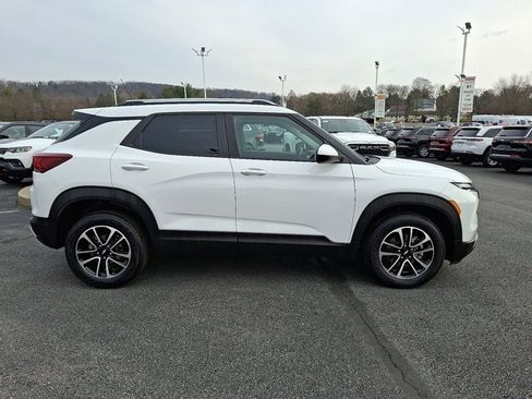 Used 2025 Chevrolet TrailBlazer LT image 8