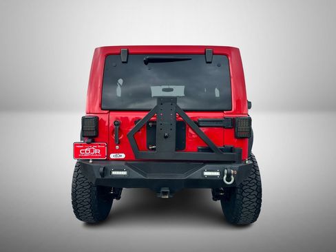Used 2015 Jeep Wrangler Unlimited Sahara AWD/4WD image 9