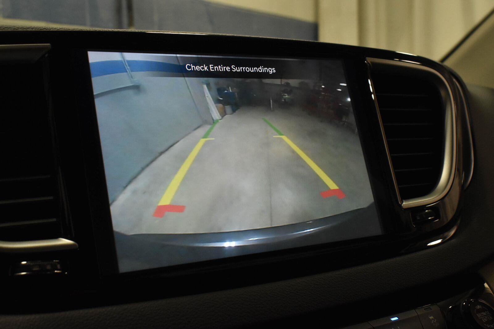 Used 2023 Chrysler Pacifica Touring-L FWD image 17