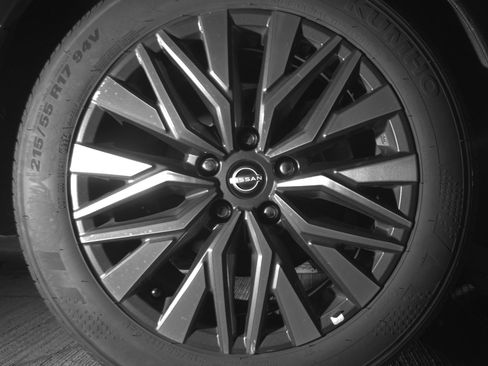 Used 2025 Nissan Altima 2.5 SV image 15