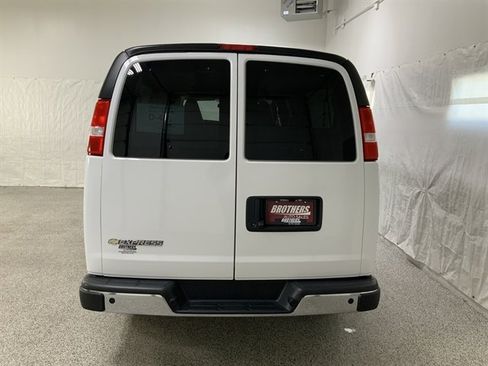 Used 2024 Chevrolet Express 3500 LT w/ LT Preferred Equipment Group image 6
