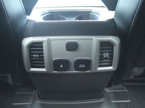 Used 2018 Ford F150 Lariat RWD image 27