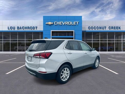 Used 2022 Chevrolet Equinox LT image 8