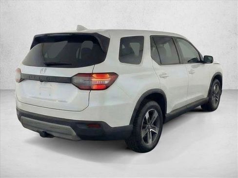 Used 2025 Honda Pilot EX-L image 7