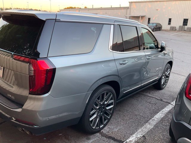 Used 2025 GMC Yukon Denali Ultimate AWD/4WD image 5