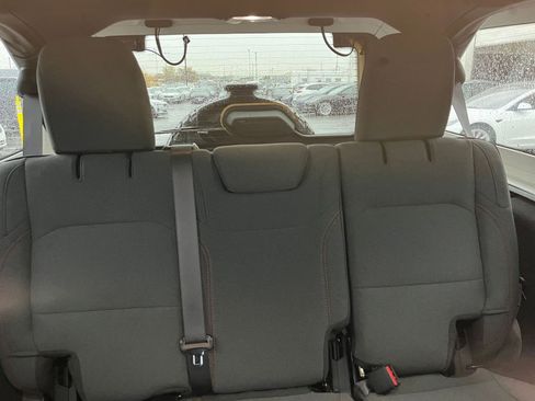 Used 2025 Jeep Wrangler Unlimited Rubicon image 37