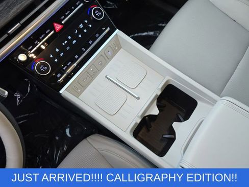 Used 2024 Hyundai Santa Fe Calligraphy AWD/4WD image 29