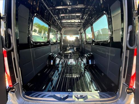 New 2024 Mercedes-Benz Sprinter 3500 image 10