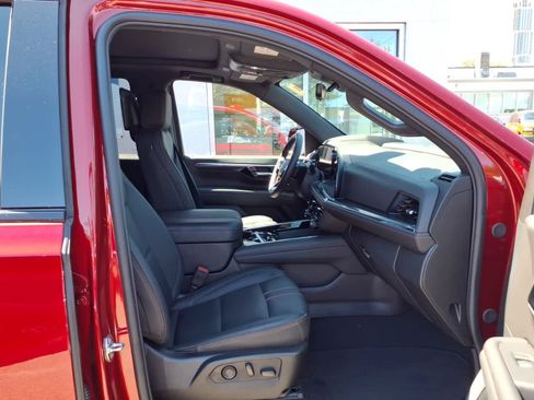 Used 2025 Chevrolet Tahoe RST w/ Comfort Package AWD/4WD image 20