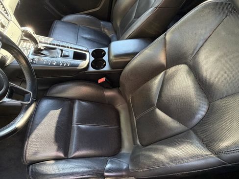 Used 2016 Porsche Macan Turbo AWD/4WD image 15