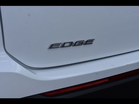 Used 2018 Ford Edge SEL FWD image 49