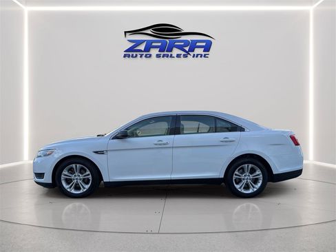 Used 2016 Ford Taurus SE FWD image 4