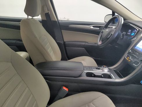 Used 2020 Ford Fusion S image 21
