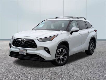 Used 2022 Toyota Highlander XLE