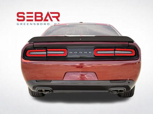 Used 2019 Dodge Challenger SXT w/ Driver Convenience Group RWD image 9