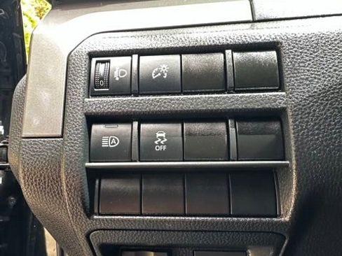 Used 2025 Toyota Tacoma SR5 AWD/4WD image 29