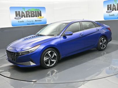 Used 2022 Hyundai Elantra SEL w/ Convenience + Premium Package