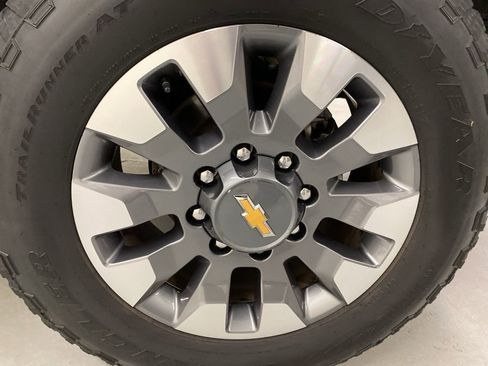 Used 2024 Chevrolet Silverado 2500 Custom w/ Custom Value Package image 25