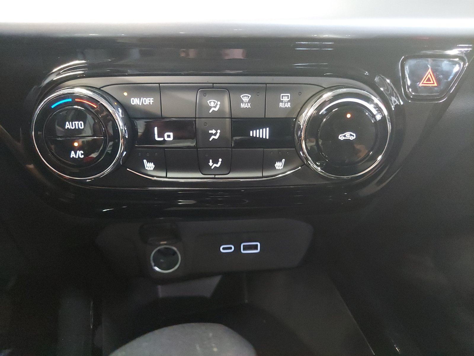 Used 2026 Chevrolet Trax LT w/ Driver Confidence Package FWD image 17