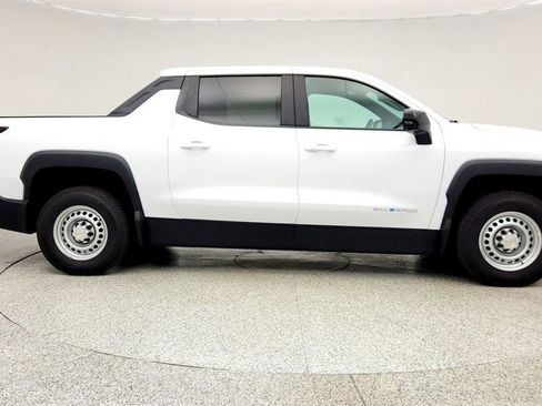 Used 2024 Chevrolet Silverado EV W/T AWD/4WD image 4