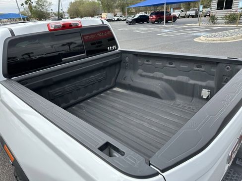 Used 2023 GMC Canyon Denali image 19