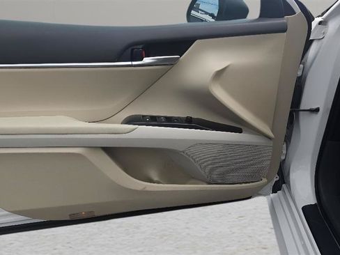 Used 2019 Toyota Camry LE w/ Carpet Mat Package FWD image 9