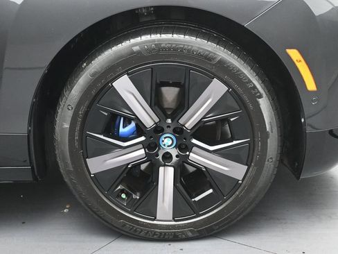 Used 2024 BMW iX xDrive50 w/ Premium Package AWD/4WD image 30