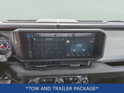 Used 2025 Jeep Gladiator Sport image 11