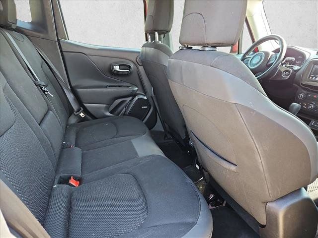 Used 2020 Jeep Renegade Altitude FWD image 16
