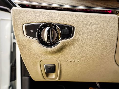 Used 2022 Mercedes-Benz E 350 Sedan image 31